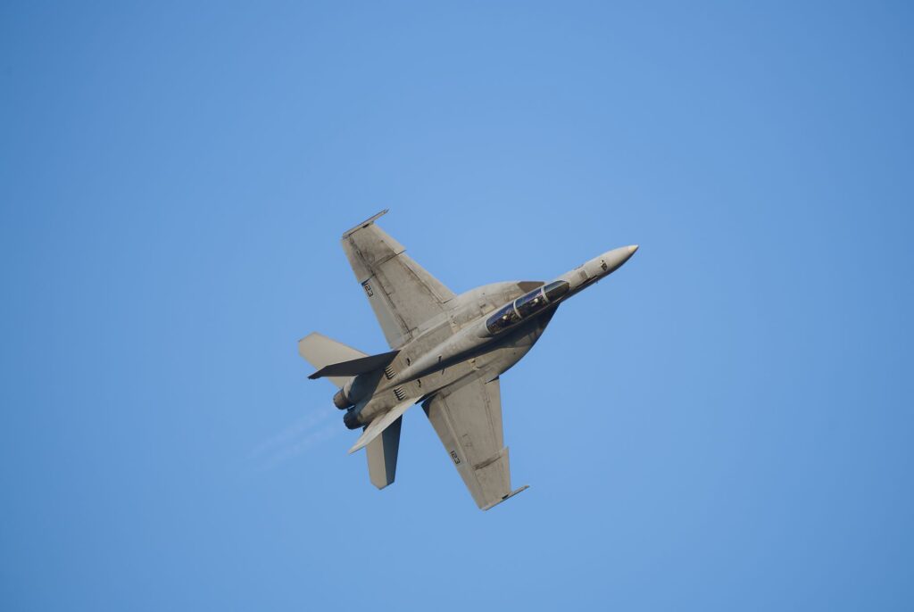 Photos gratuites de acrobaties aériennes, aérodynamique, affichage de vol