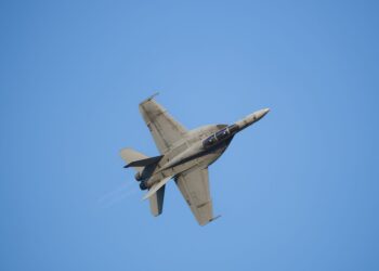 Photos gratuites de acrobaties aériennes, aérodynamique, affichage de vol